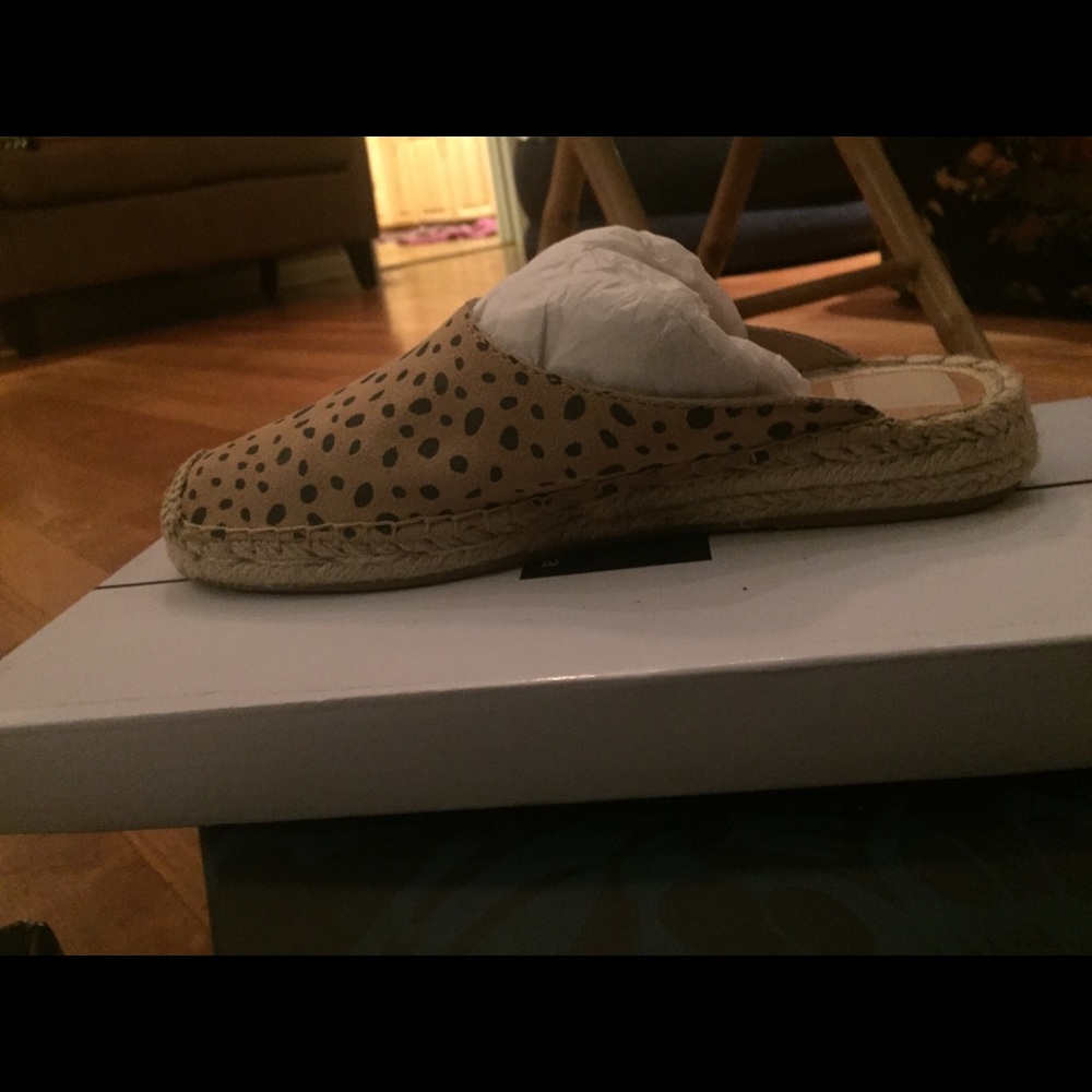 Dolce Vita leopard mules